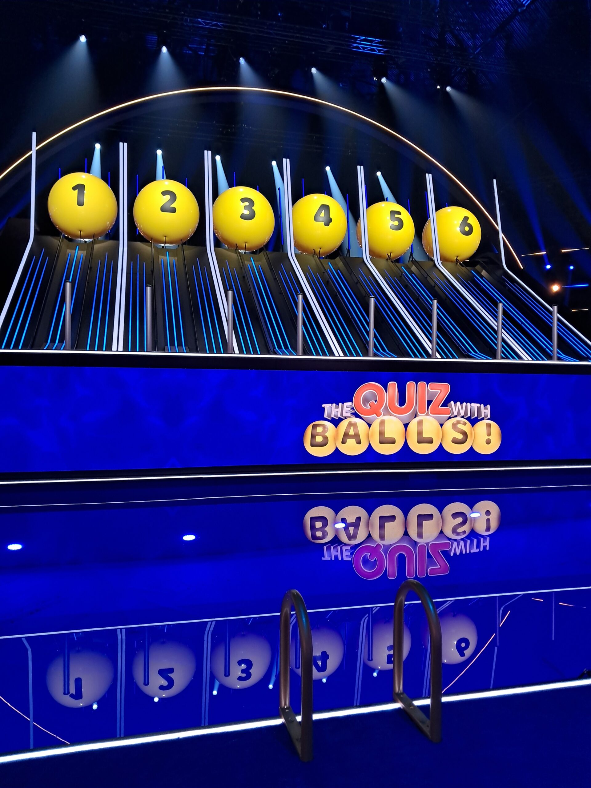 Στον ΣΚΑΪ το «The Quiz with Balls!» στον Alpha το «Ριφιφί»